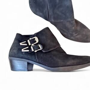 Vince Camuto Black Suede Leather Double Buckle Ankle Boots Womens 7.5 Western